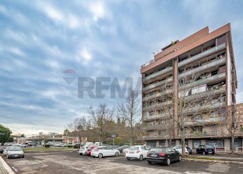 Edificio all\'aperto - Quadrilocale Via di Decima
 
256, Roma - foto 44