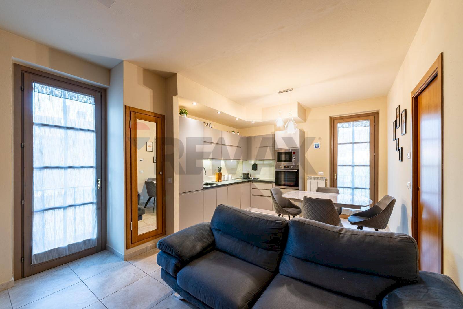 Sala da pranzo - Trilocale Via Cesare Battisti
 
16, Loro Ciuffenna - foto 1