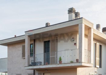 Casa all\'aperto - Trilocale Via Cesare Battisti
16, Loro Ciuffenna - foto 2