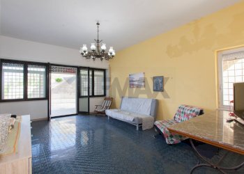 Soggiorno - Trilocale Lungomare delle Sirene
 
12, Anzio - foto 2