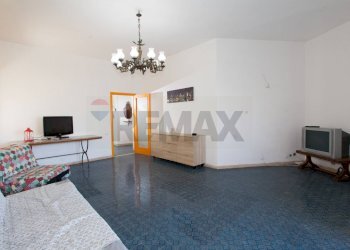 Soggiorno - Trilocale Lungomare delle Sirene
 
12, Anzio - foto 5