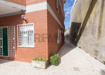 Edificio all\'aperto - Trilocale Lungomare delle Sirene
 
12, Anzio - foto 36