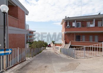 Edificio all\'aperto - Trilocale Lungomare delle Sirene
 
12, Anzio - foto 54