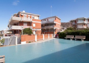 Piscina - Trilocale Lungomare delle Sirene
 
12, Anzio - foto 57