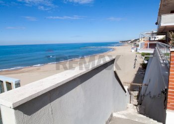 Vista dell\'acqua - Trilocale Lungomare delle Sirene
 
12, Anzio - foto 64