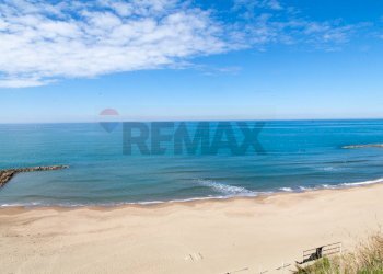 Vista dell\'acqua - Trilocale Lungomare delle Sirene
 
12, Anzio - foto 72