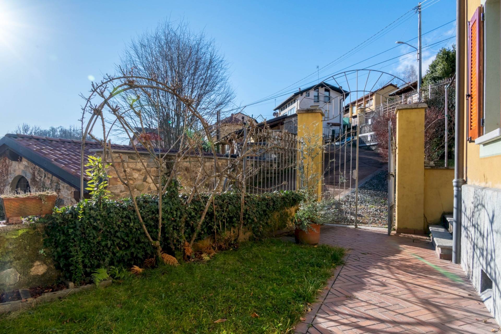 Giardino - Villa Lovario
 
40, Borgosesia - foto 3