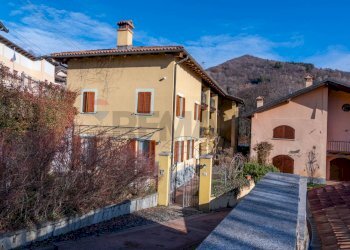 Casa all\'aperto - Villa Lovario
 
40, Borgosesia - foto 2