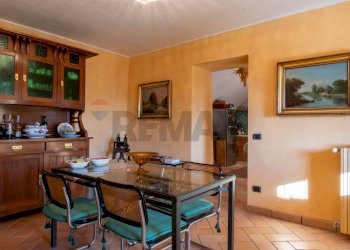 Sala da pranzo - Villa Lovario
 
40, Borgosesia - foto 18