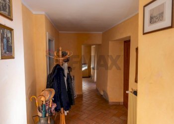 Hall / corridoio - Villa Lovario
 
40, Borgosesia - foto 28