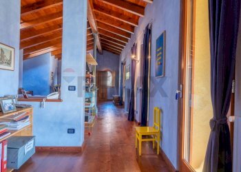 Hall / corridoio - Villa Lovario
 
40, Borgosesia - foto 44