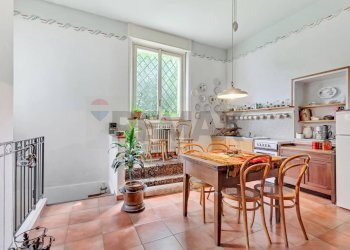 Sala da pranzo - Casa semi indipendente via cecchi
 
9, Milano - foto 12