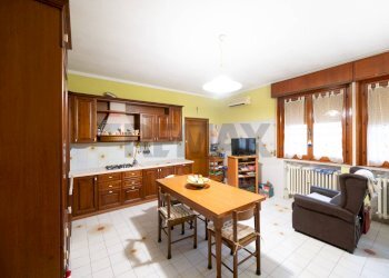 Sala da pranzo - Casa semi indipendente Via Palmiro Togliatti
 
8, Suzzara - foto 18