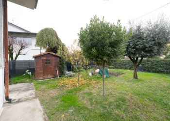 Giardino - Casa semi indipendente Via Palmiro Togliatti
 
8, Suzzara - foto 51