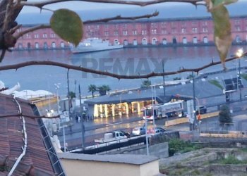 Edificio all\'aperto - Appartamento Via Agostino Depretis, Napoli - foto 3