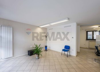 Stanza vuota - Ufficio VIA ARCIPRETE ROTA
 
26/28, Lallio - foto 4