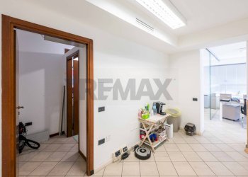 Hall / corridoio - Ufficio VIA ARCIPRETE ROTA
 
26/28, Lallio - foto 19