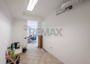 Hall / corridoio - Ufficio VIA ARCIPRETE ROTA
 
26/28, Lallio - foto 20