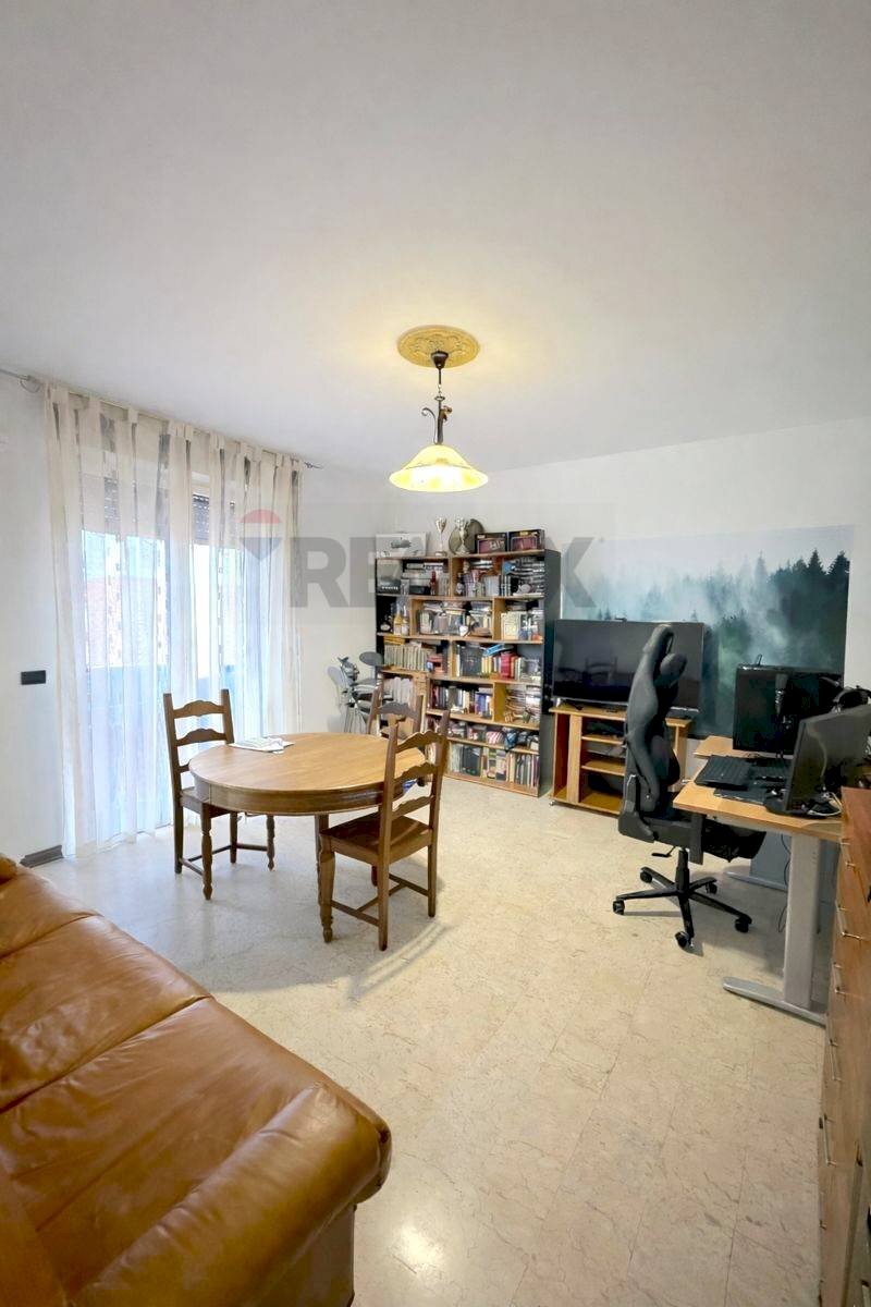 Sala da pranzo - Bilocale VIA MULINO VECCHIO
 
43, Cerano - foto 1