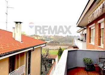 Balcone - Bilocale VIA MULINO VECCHIO
 
43, Cerano - foto 4