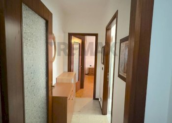 Hall / corridoio - Bilocale VIA MULINO VECCHIO
 
43, Cerano - foto 8