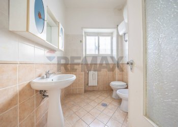 Bagno - Trilocale Via Delle Cutrettole
 
33, Roma - foto 25