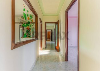 Hall / corridoio - Appartamento Viale Sicilia
 
53, Sassari - foto 48