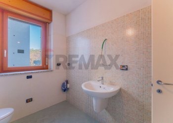 Bagno - Ufficio Via Castelfidardo
1, Busto Arsizio - foto 11