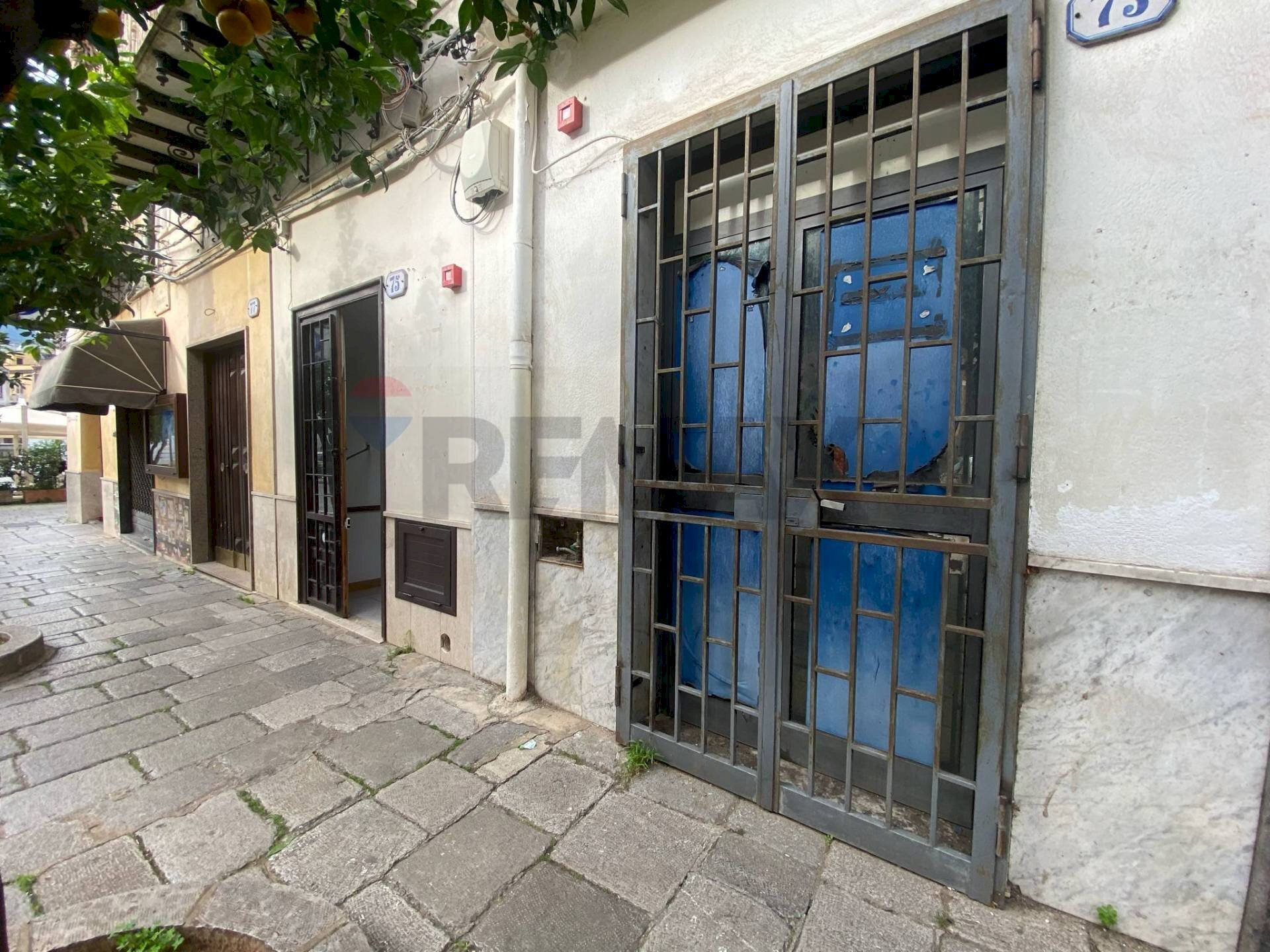 Edificio all\'aperto - Locale Commerciale corso Umberto
 
73/75, Carini - foto 3