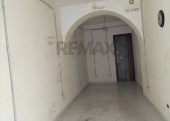 Hall / corridoio - Locale Commerciale corso Umberto
 
73/75, Carini - foto 17