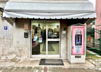 Edificio all\'aperto - Commercial Activity Via Bligny
16, Reggio nell'Emilia - photo 2