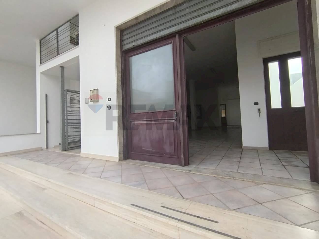 Terrazza - Locale Commerciale Via Carso
 
118, Galatina - foto 2