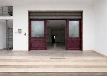 Stanza vuota - Locale Commerciale Via Carso
 
118, Galatina - foto 1