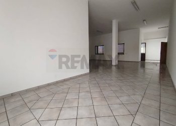 Stanza vuota - Locale Commerciale Via Carso
 
118, Galatina - foto 3