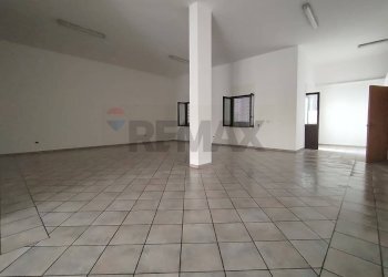 Stanza vuota - Locale Commerciale Via Carso
 
118, Galatina - foto 4