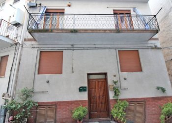 Foto 2 - Trilocale Via Luigi Sturzo
 
18, Altofonte - foto 2