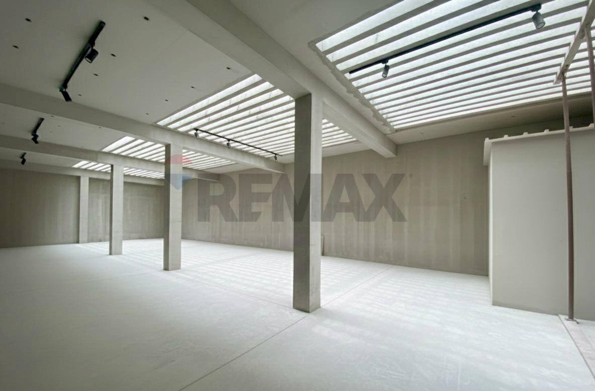 Open space - Locale Commerciale Via Scano
 
28, Cagliari - foto 1