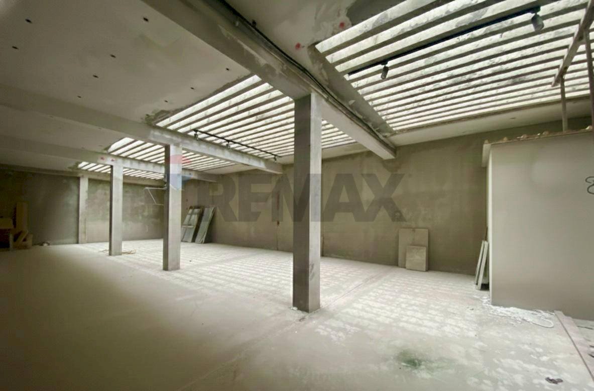 Open space - Locale Commerciale Via Scano
 
28, Cagliari - foto 3