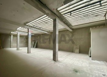 Open space - Locale Commerciale Via Scano
 
28, Cagliari - foto 3