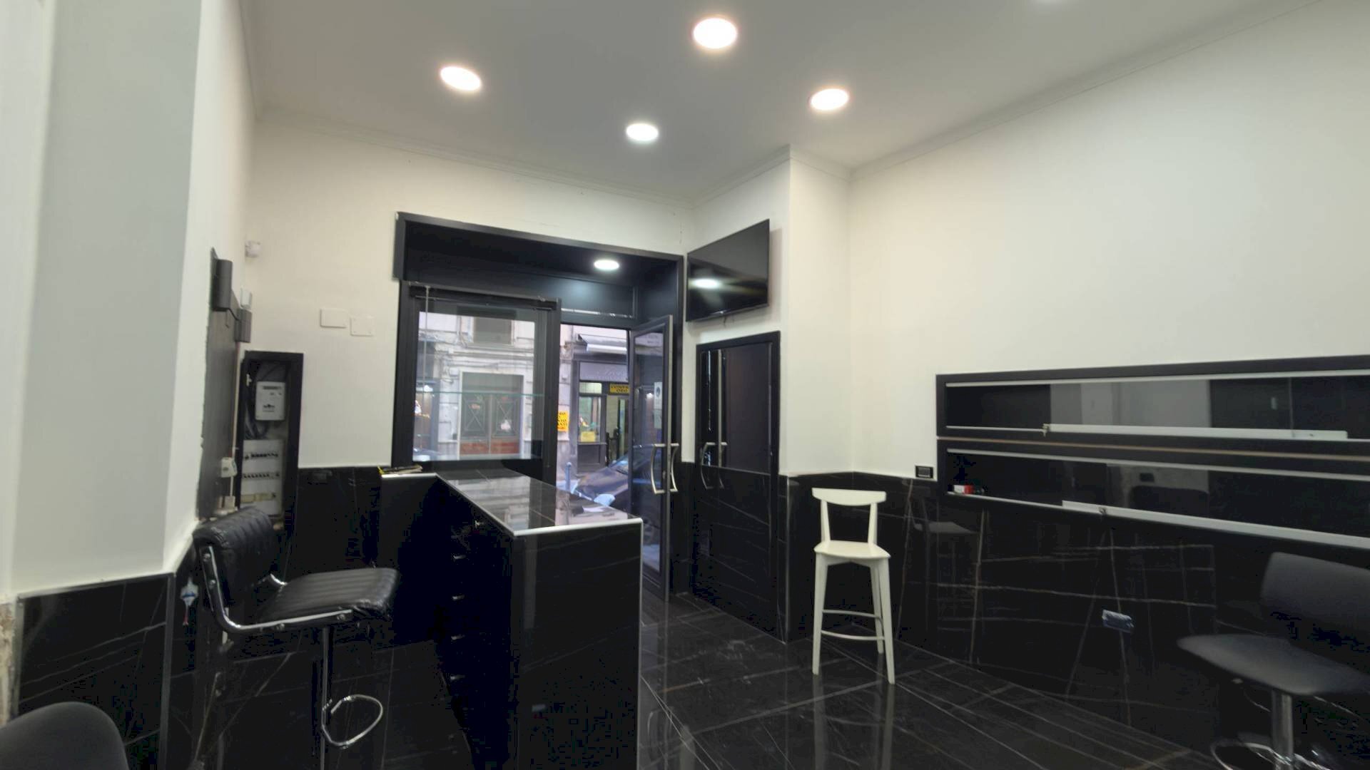 Foto 2 - Attività Commerciale Via Antonio Scialoia
 
33, Napoli - foto 2