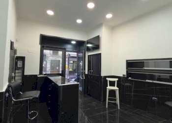 Foto 2 - Attività Commerciale Via Antonio Scialoia
33, Napoli - foto 2