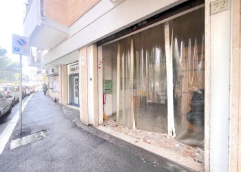 strada - Locale Commerciale Via Tommaso Fortifiocca 72/74, Roma - foto 5