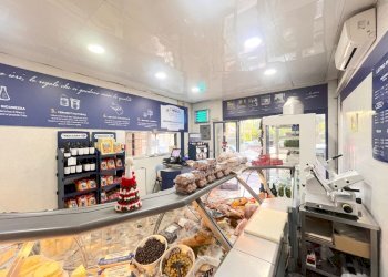 interni - Locale Commerciale Via Tommaso Fortifiocca 72/74, Roma - foto 9