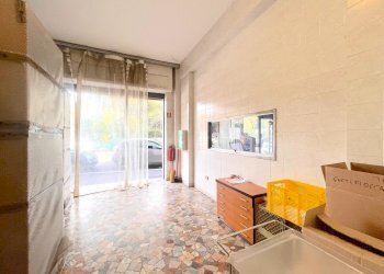 interni - Locale Commerciale Via Tommaso Fortifiocca 72/74, Roma - foto 13