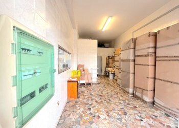 interni - Locale Commerciale Via Tommaso Fortifiocca 72/74, Roma - foto 14