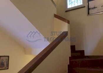 scala interna.jpg - Villa Cadeberta, Castellaro - foto 15