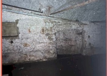 3.jpg - Magazzino all'asta Via Fereggiano 81 R, Genova (zona Marassi) - foto 2