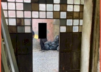 7.jpg - Magazzino all'asta Via Fereggiano 81 R, Genova (zona Marassi) - foto 6