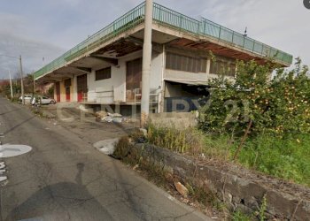 fianco v ungaretti 16.jpg - Laboratorio Via Ungaretti  16-H, G, Giarre - foto 2