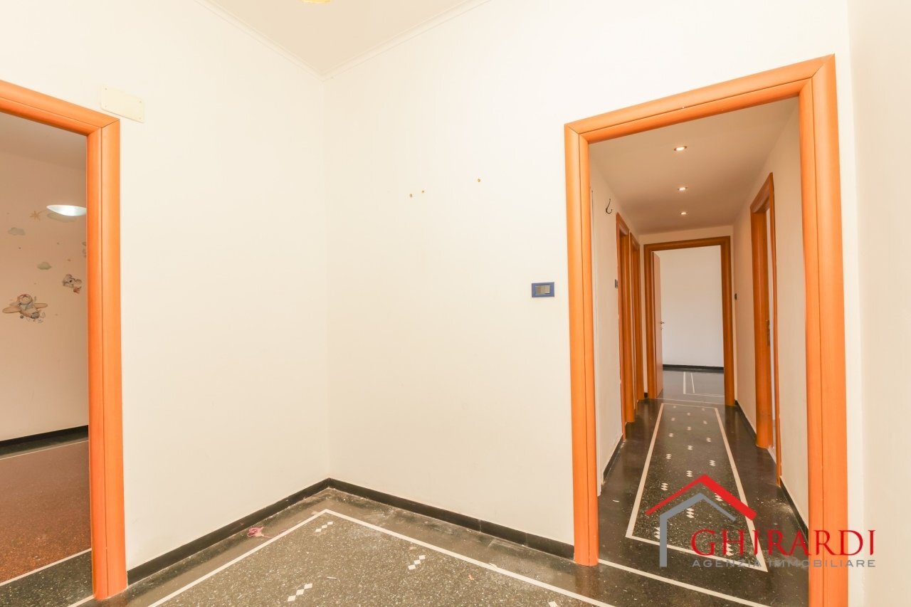 1.1 INGRESSO.jpg - Appartamento VIA MOLFINO 7, Genova (zona Sestri Ponente) - foto 2